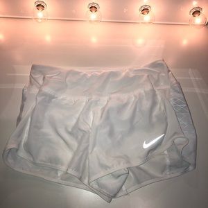 WHITE NIKE SHORTS
